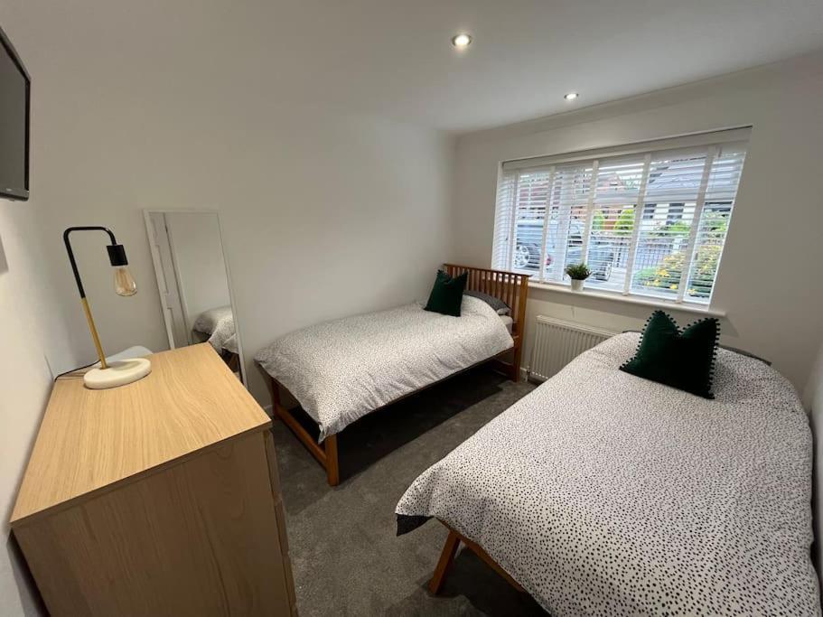 Idyllic Bungalow, Ideal Location In West Lancashire Burscough ภายนอก รูปภาพ